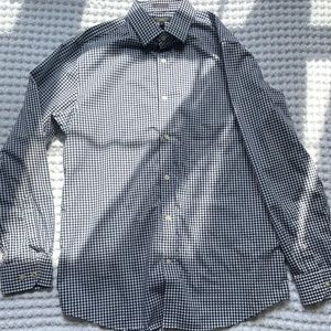 Camden fit shirt with stretch.